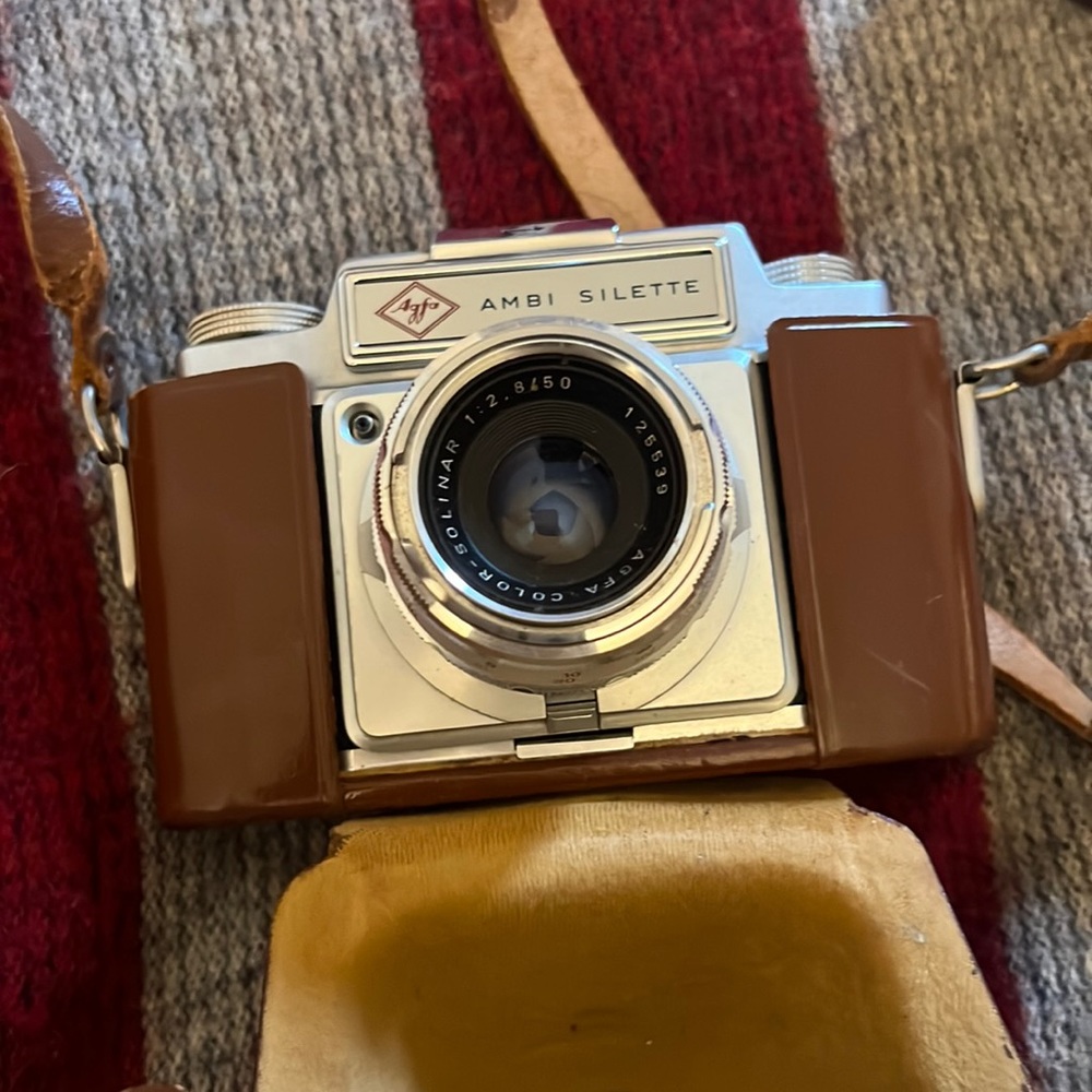 Vintage 35 MM camera Ambi Silette rangefinder & Color Solinar w/ lens